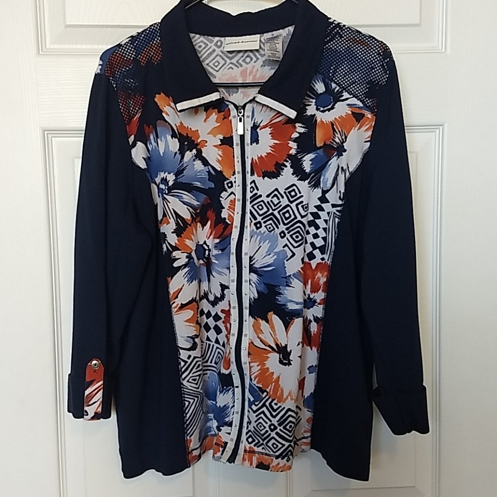 Super cute zip up jacket!